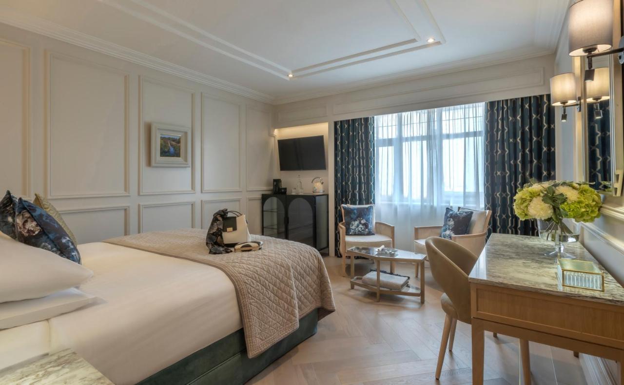 The Brehon 9105
